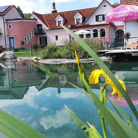 Hotel Garni Landhaus Florian Бад Блумау Екстериор снимка